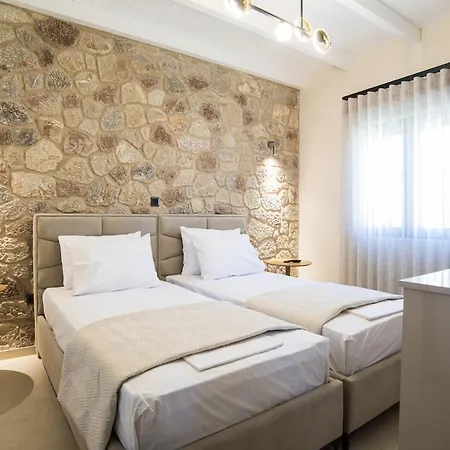 Ceci La - The Cove Apartment